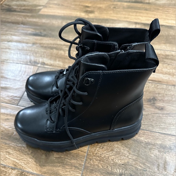 UGG Sidnee Boot 8 UGG SIDNEE WATERPROOF LEATHER COMBAT ANKLE BOOTS 8 - Picture 6 of 10